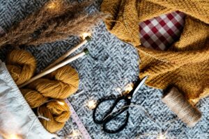Read more about the article Benefits Of Knitting – 6 Science Backed Health Tips