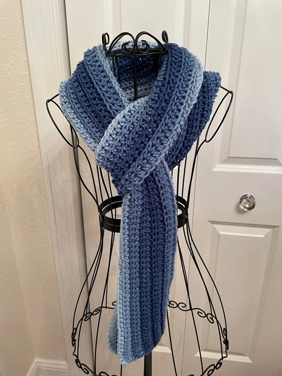 You are currently viewing Crochet Scarf for Beginners: In 5 easy steps